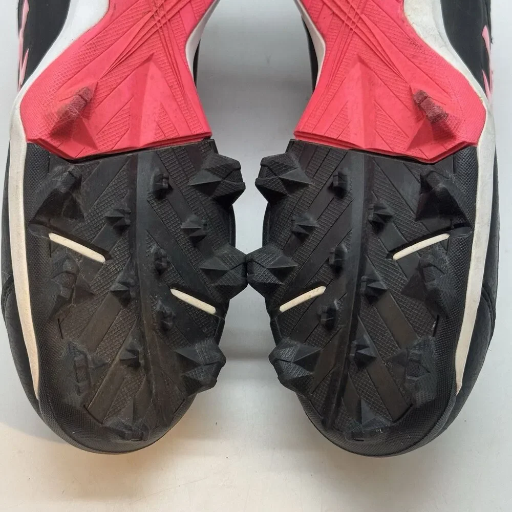 Under Armour LeadOff Low JR Cleats Youth 6 Women 7.5 Black Hot Pink 3022072-002